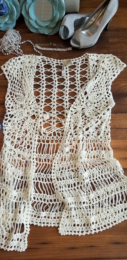 Crochet  Tie-up overthrow or cover-up